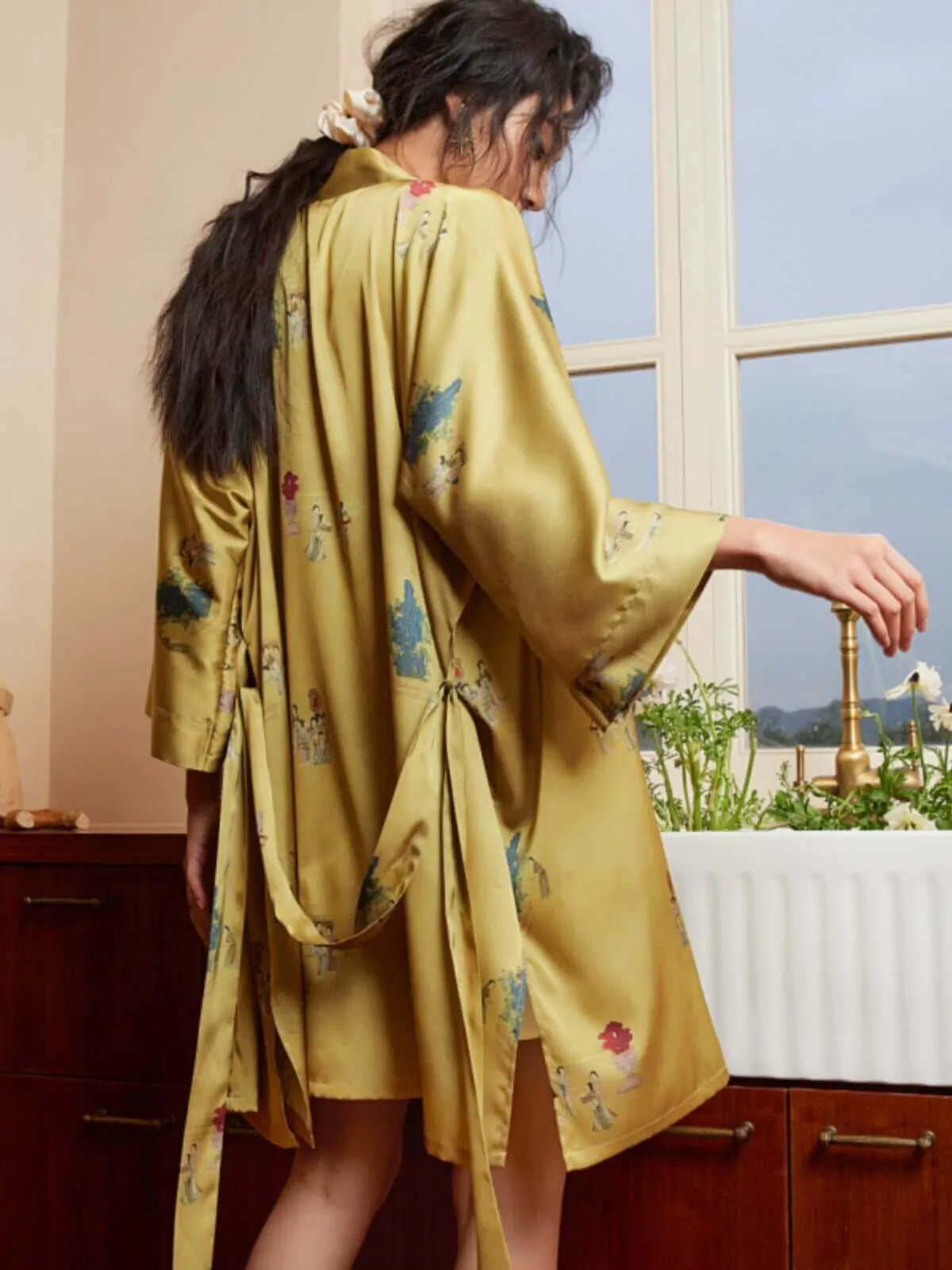 Short Kimono Robe Murals