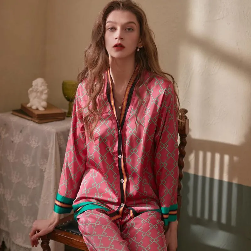 Spring New Style Long Sleeved Women Pajamas Set Ice Silk Printed Fashion Pyjamas