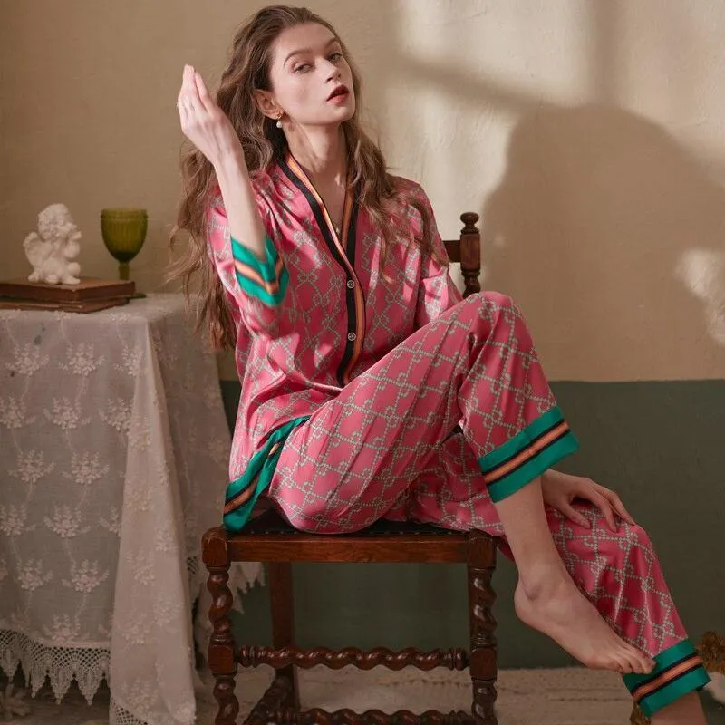 Spring New Style Long Sleeved Women Pajamas Set Ice Silk Printed Fashion Pyjamas