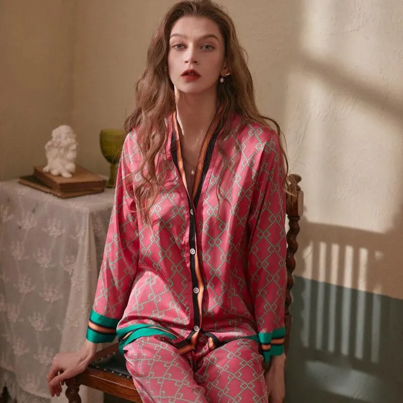 Spring New Style Long Sleeved Women Pajamas Set Ice Silk Printed Fashion Pyjamas